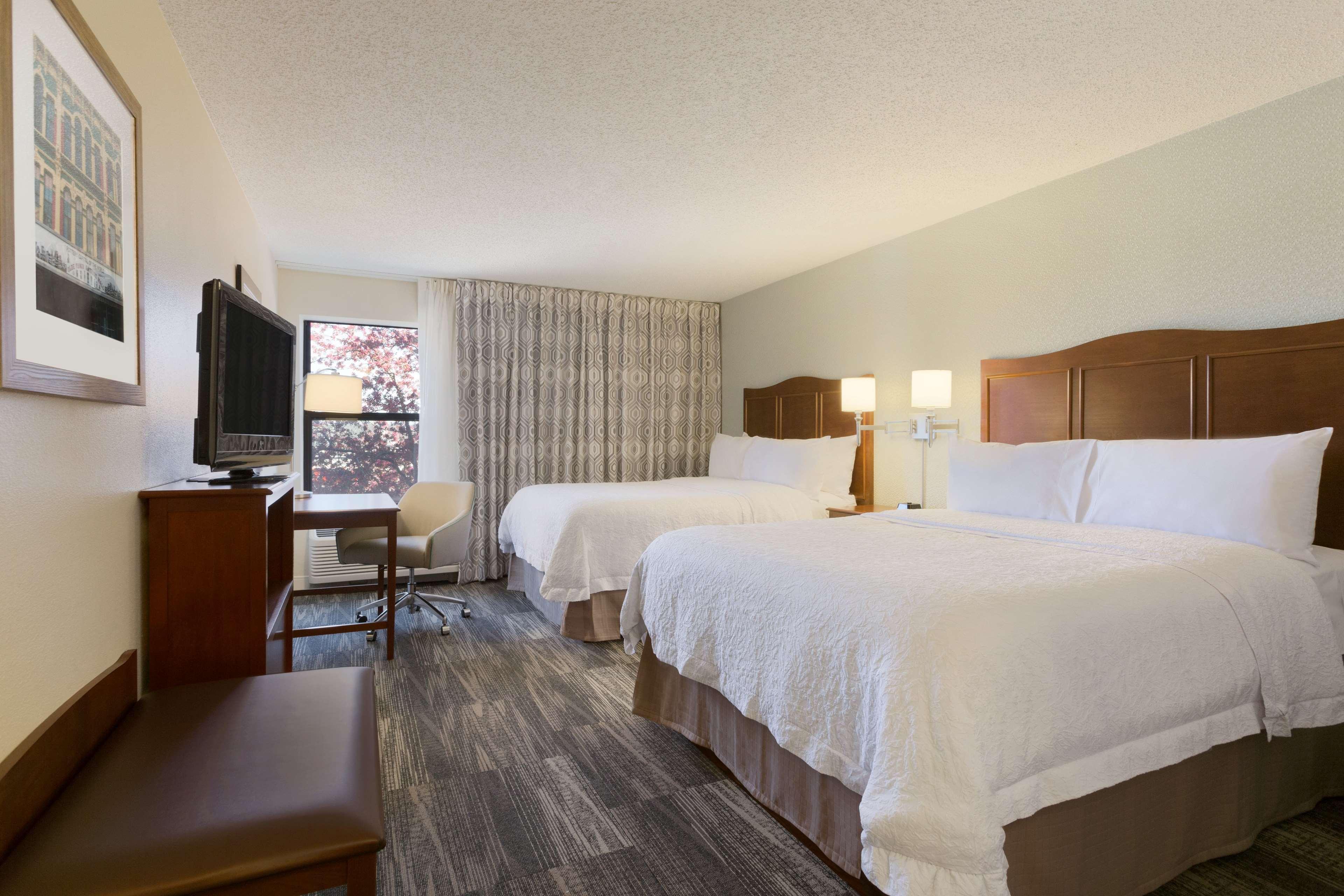 Hampton Inn Занесвилл Экстерьер фото