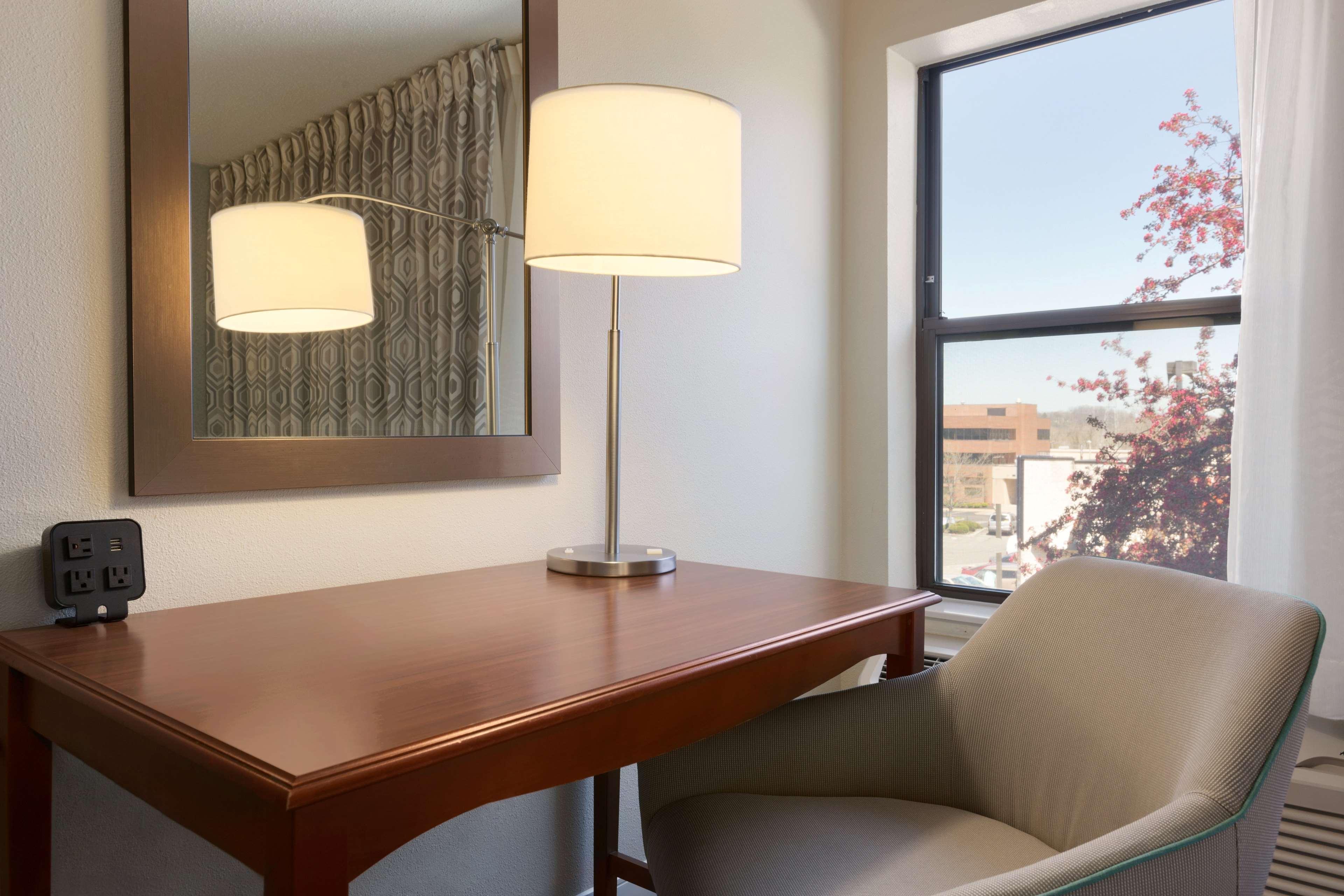 Hampton Inn Занесвилл Экстерьер фото