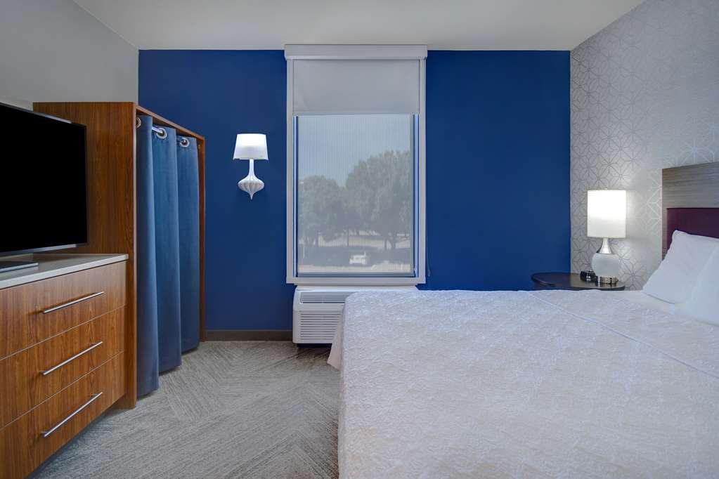 Hampton Inn Занесвилл Номер фото
