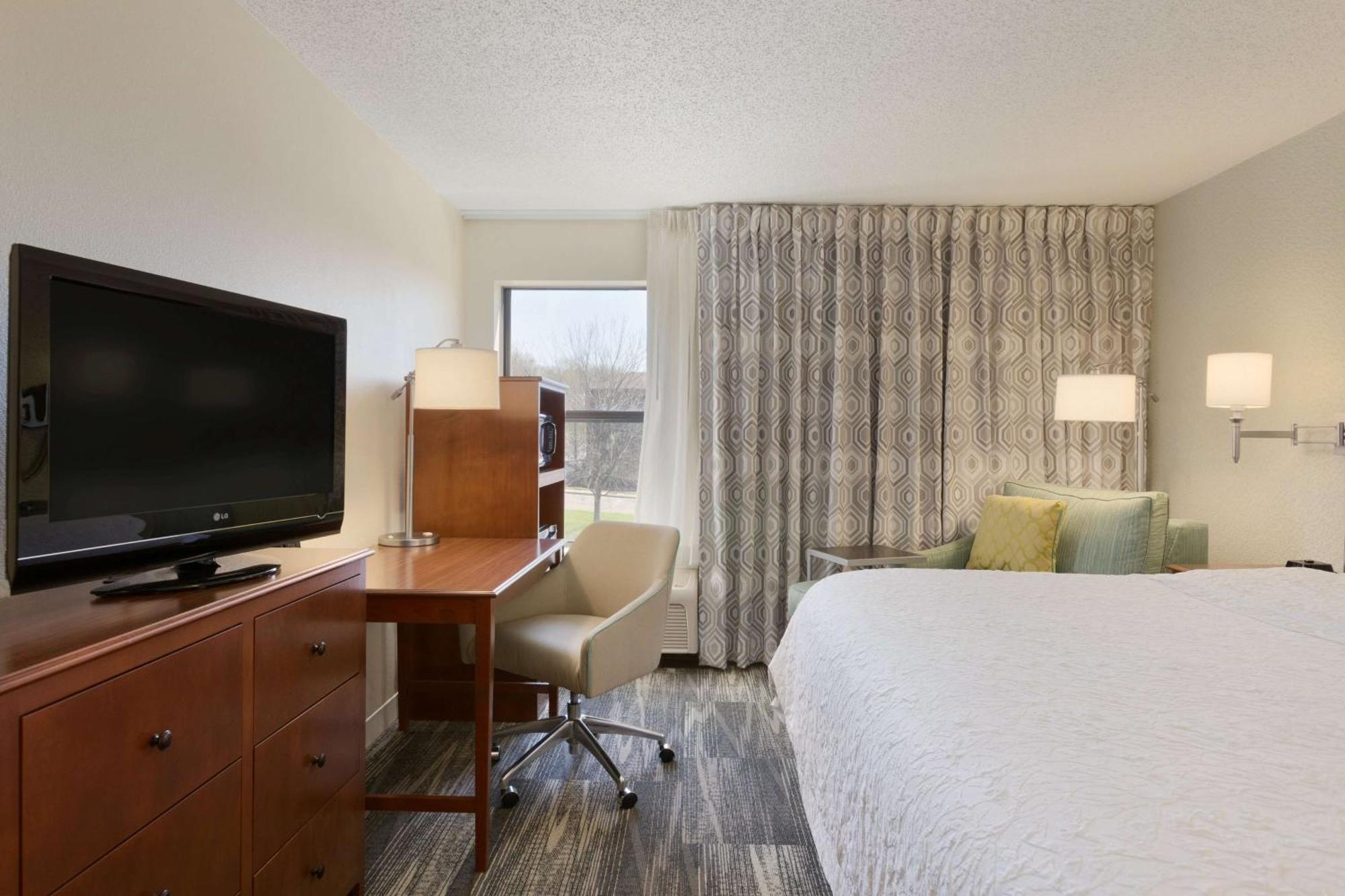Hampton Inn Занесвилл Экстерьер фото