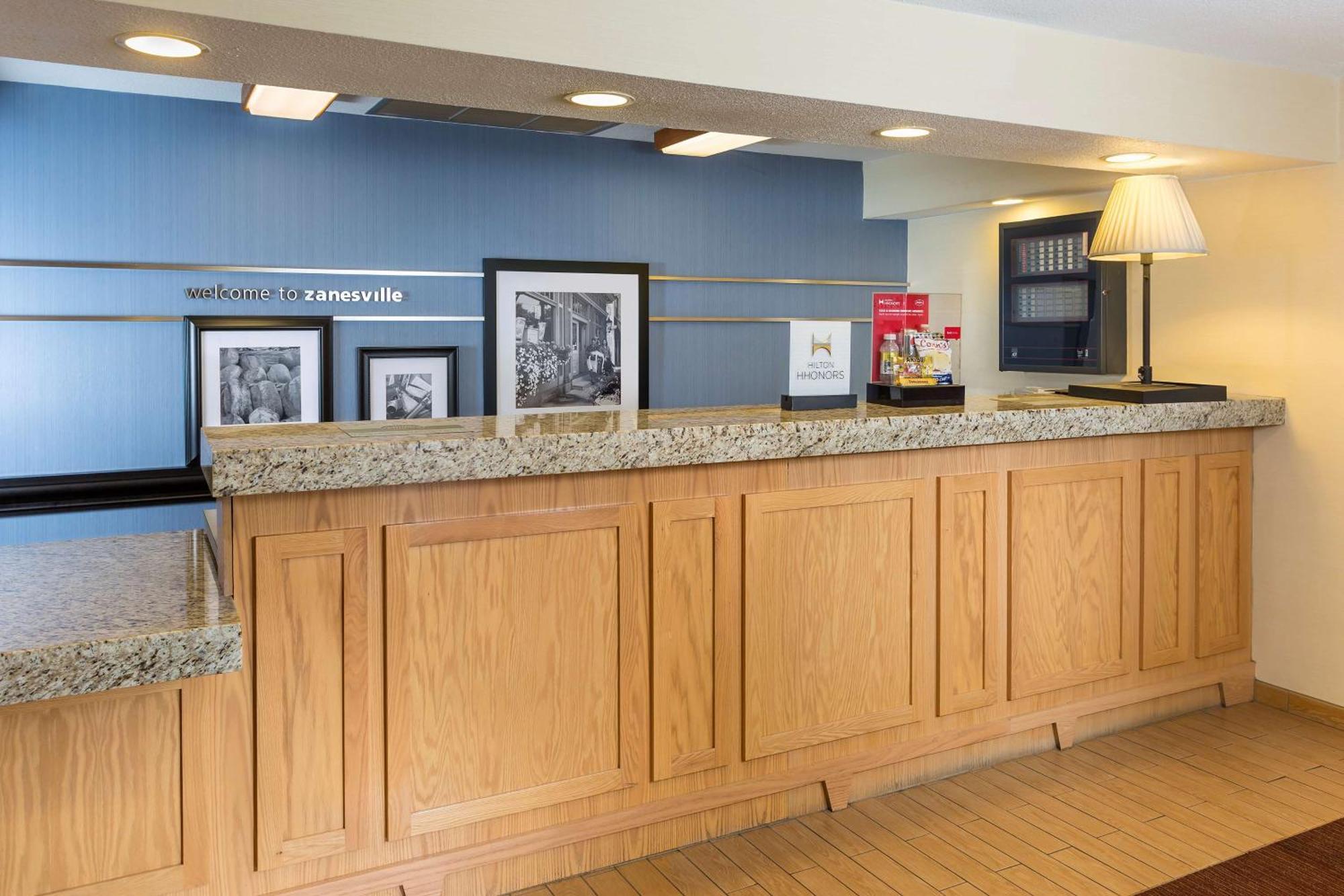 Hampton Inn Занесвилл Экстерьер фото