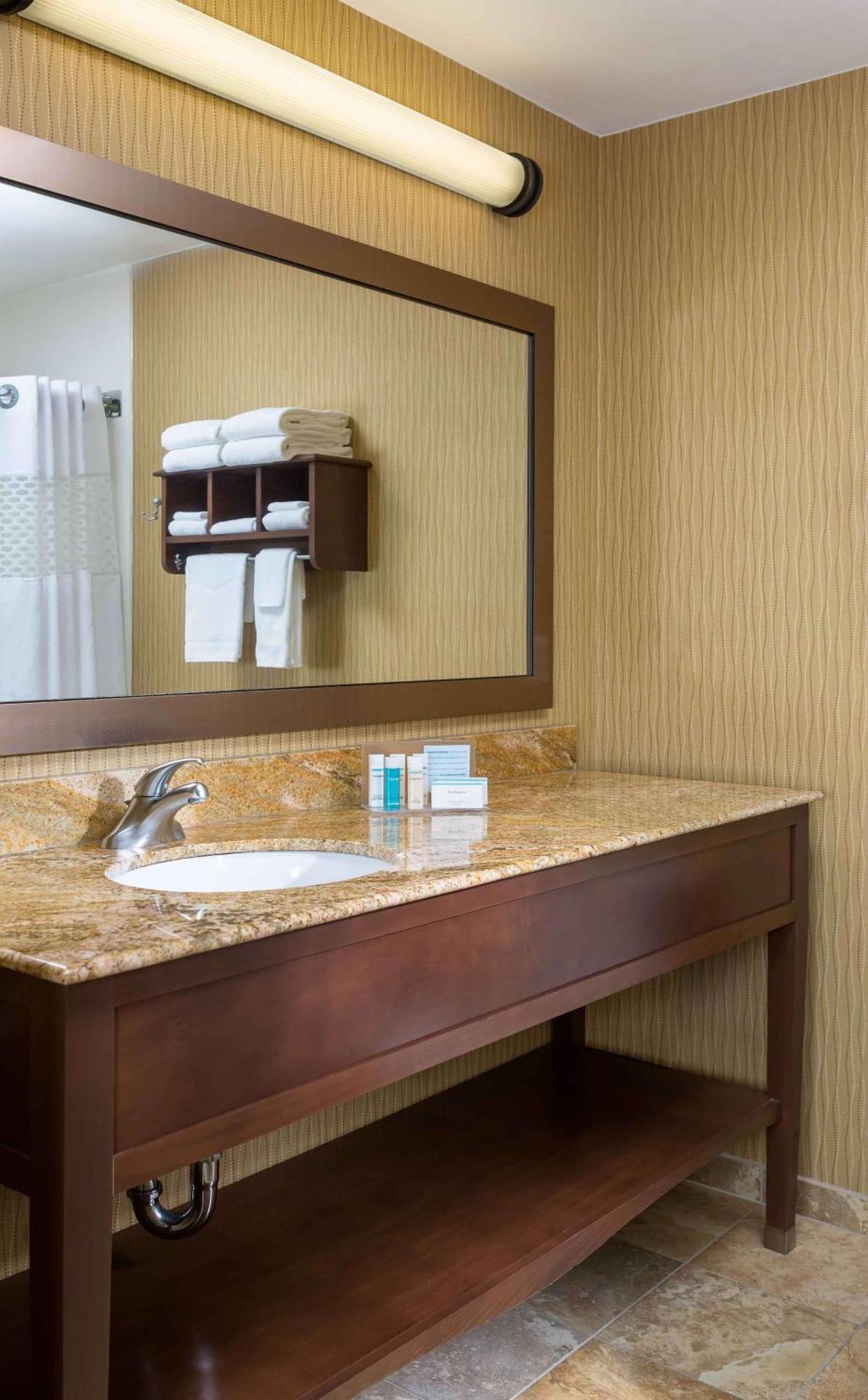 Hampton Inn Занесвилл Экстерьер фото