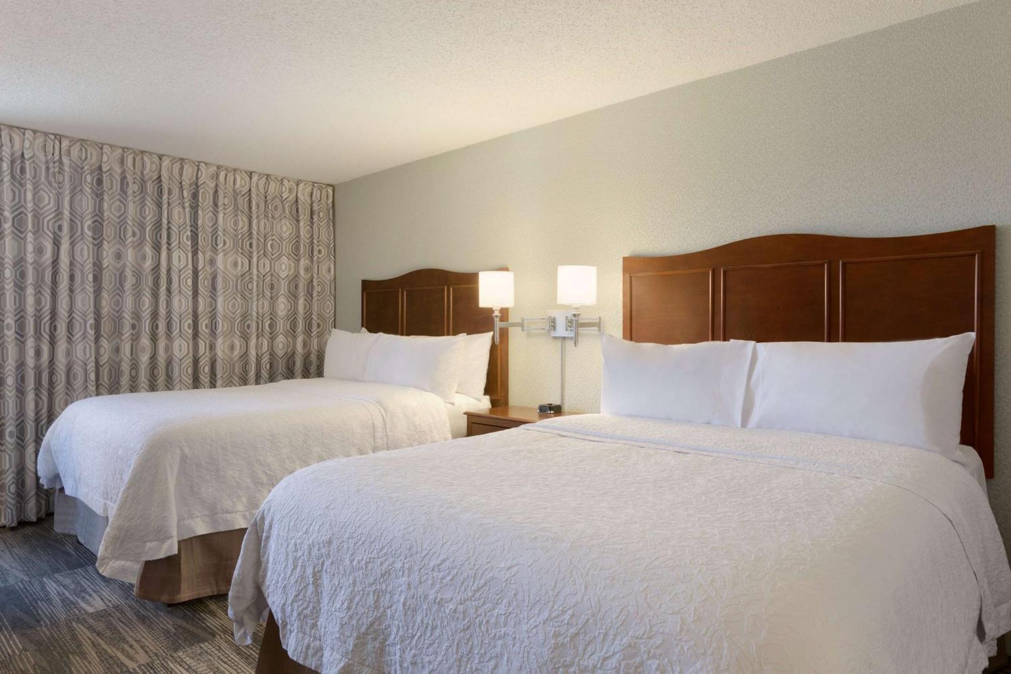 Hampton Inn Занесвилл Экстерьер фото